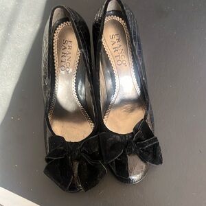 Alligator print Black pumps with bow 7